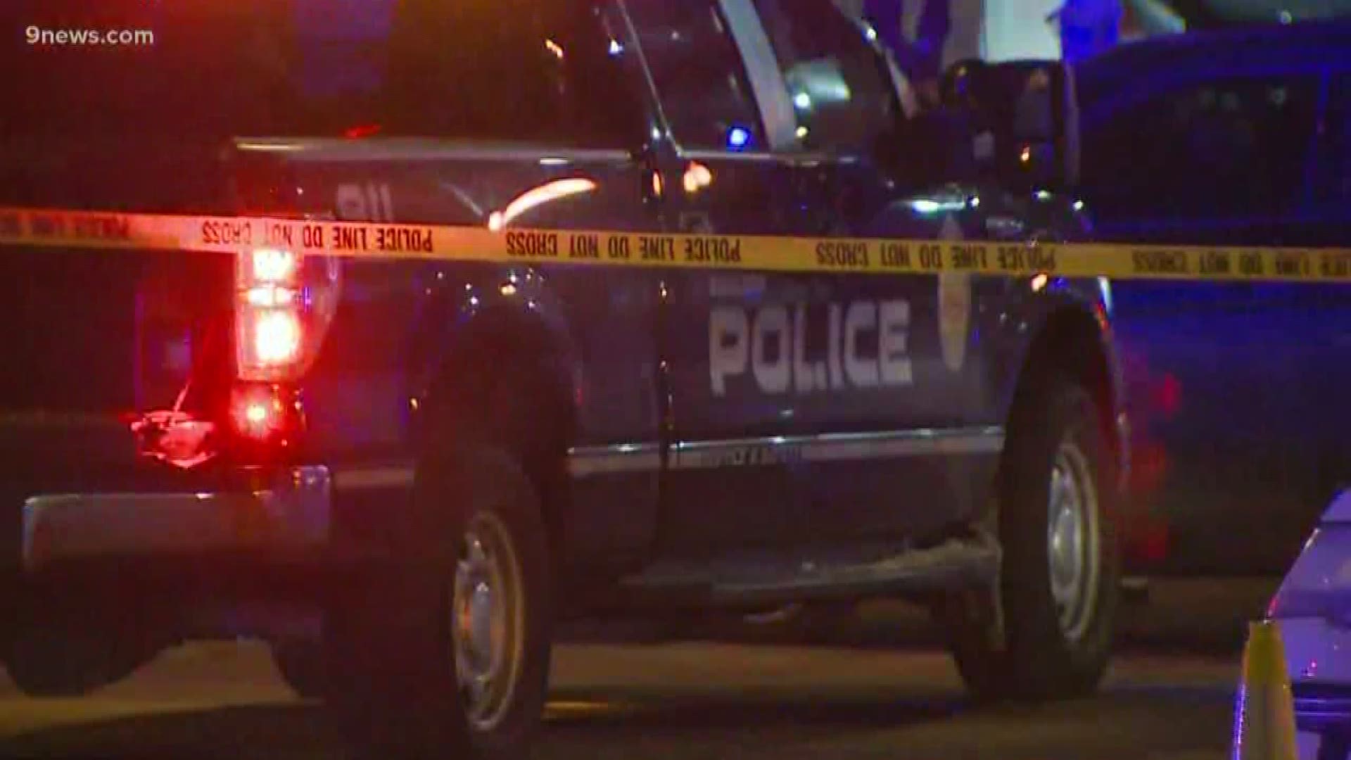 Homicide suspect falls from Boulder parking garage after being shot at