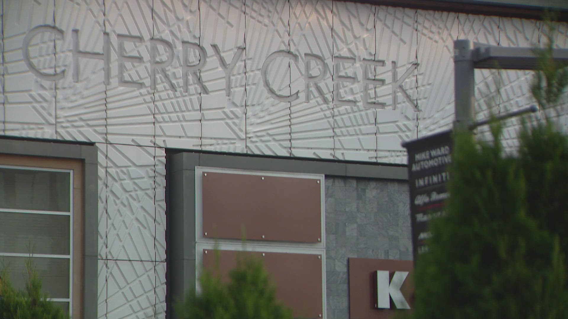 A high-end Cherry Creek jewelry store was burglarized on Monday and it appears to be a jewelry heist taken right out of a movie script.