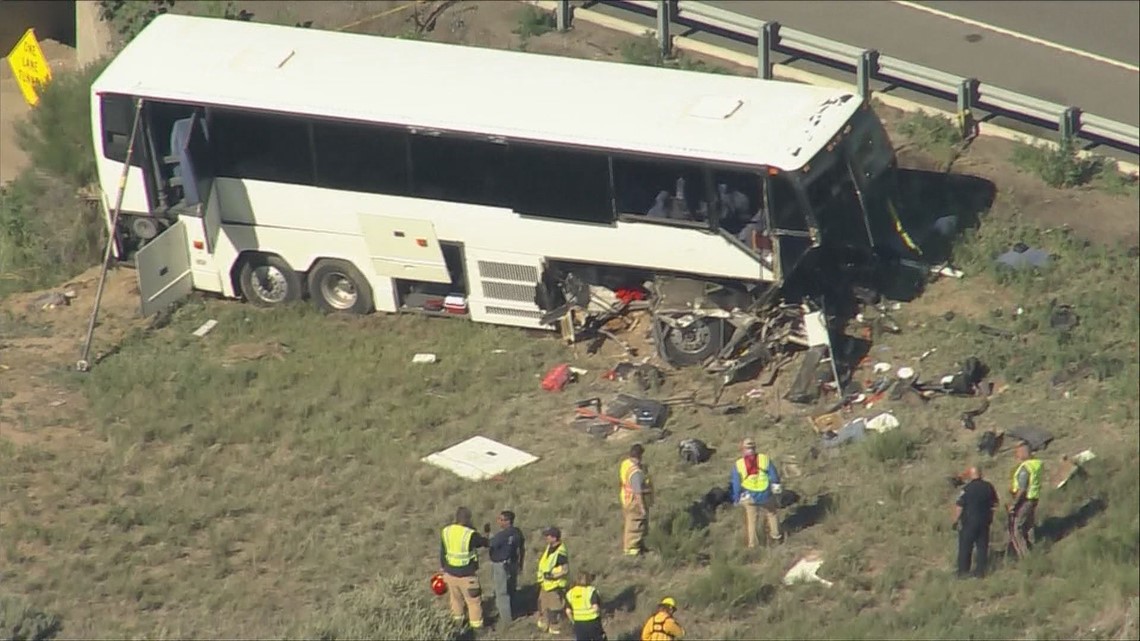 Colorado charter bus crash on I25 kills 2 injures 13 others