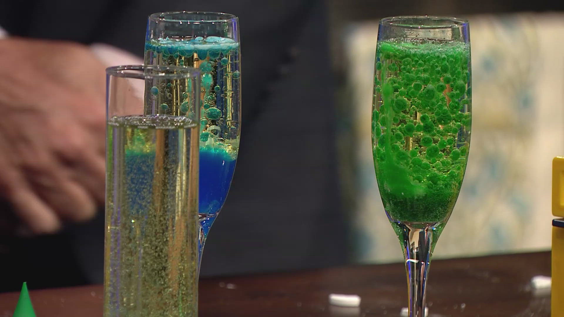 Science guy Steve Spangler and his assistant Aahan show us how to make our own lava lamps and the science behind them.