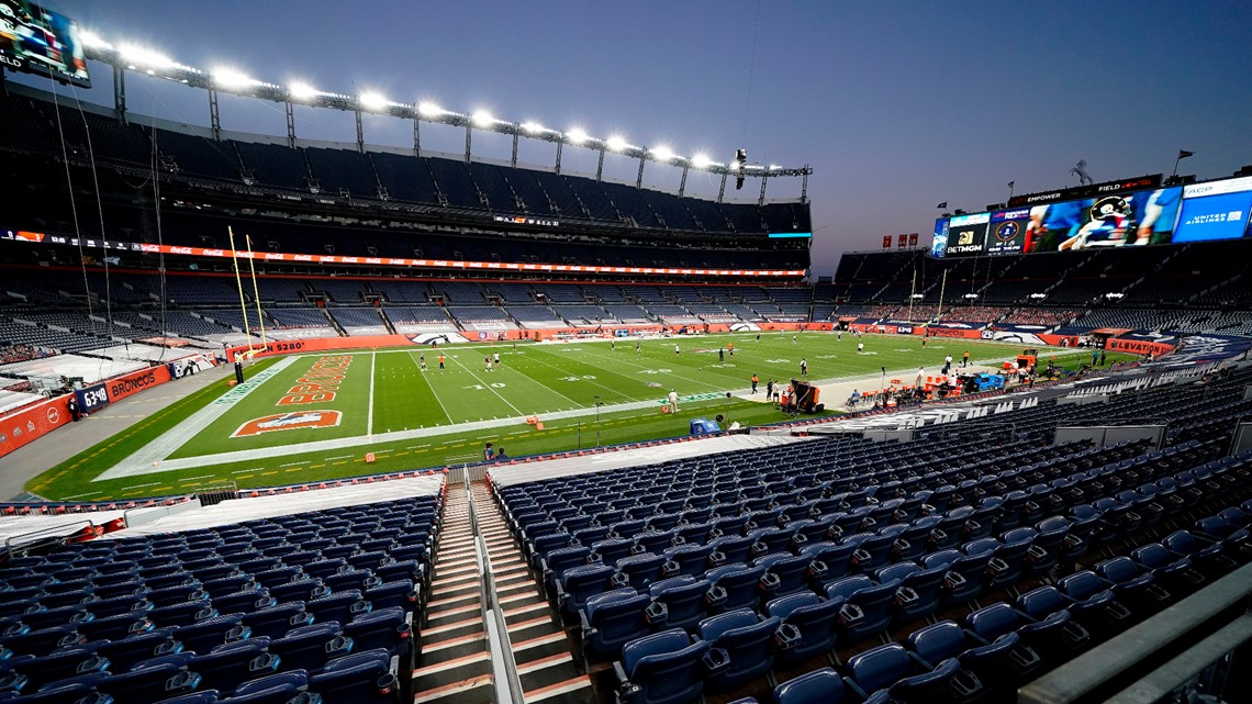 Gostkowski's last-minute field goal lifts Titans over Broncos