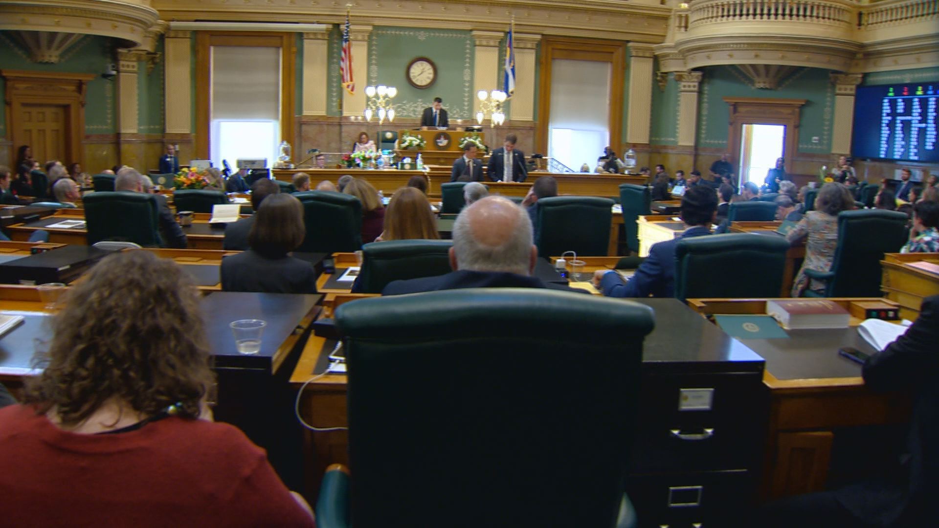 Colorado's legislative session kicks off with Democrats in charge