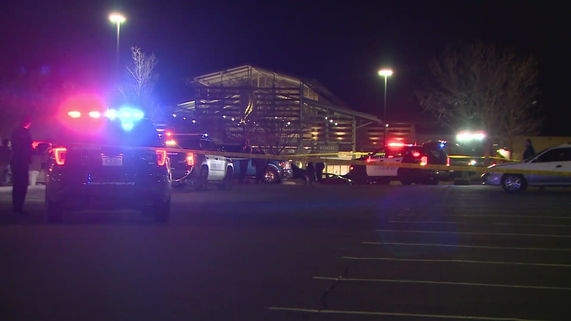 Teen killed outside of Aurora mall has been identified