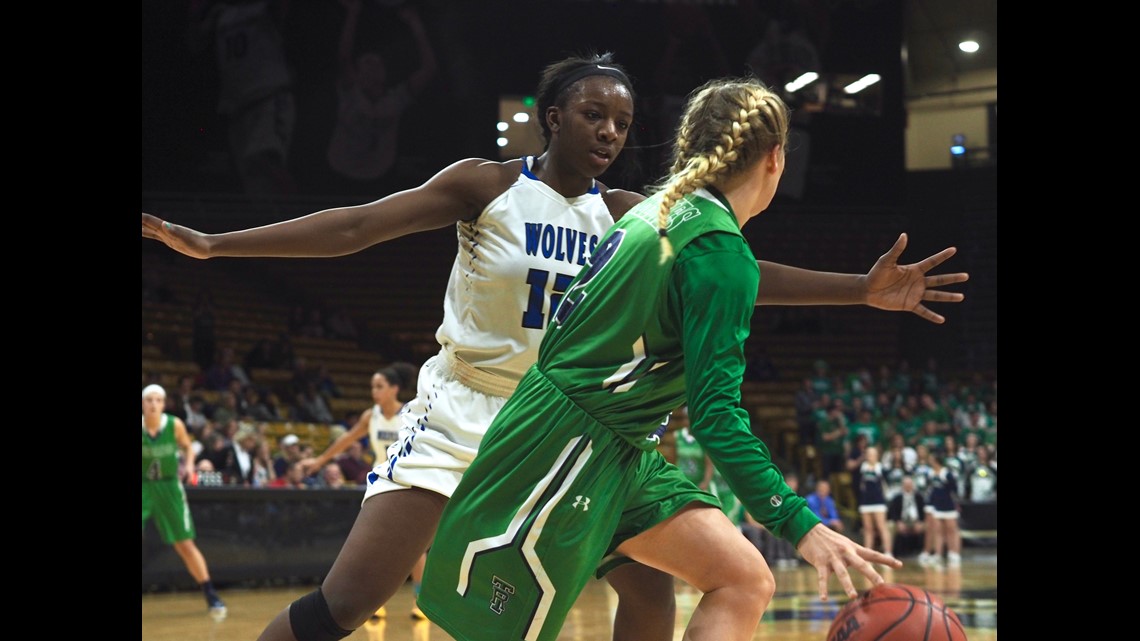 Michaela Onyenwere, grandma go viral celebrating WNBA draft - Los