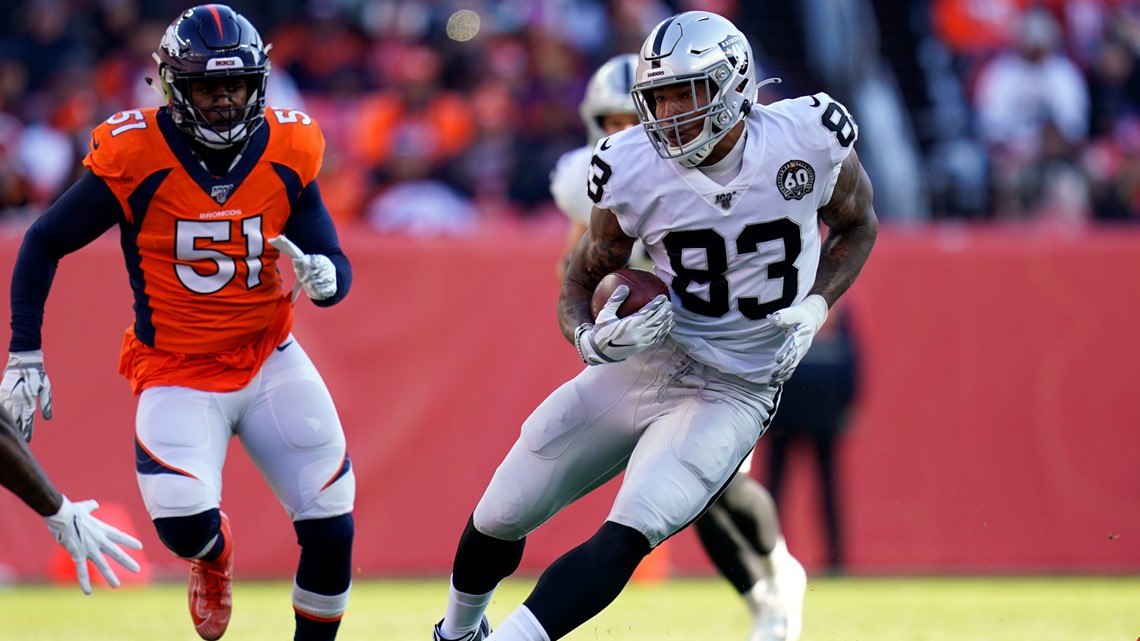 Oakland, California, USA. 13th Nov, 2005. Denver Broncos guard Ben Hamilton  (50) on Sunday, November 13, 2005, in Oakland, California. The Broncos  defeated the Raiders 31-17. Credit: Al Golub/ZUMA Wire/Alamy Live News