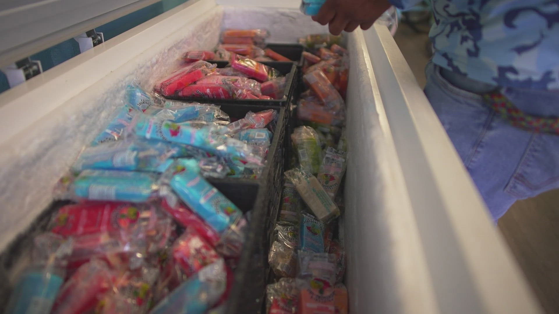 Every morning, Jesús starts his day with choosing which paletas and ice creams to sell. For so many, the bells of a paleta cart remind them of childhood and family.