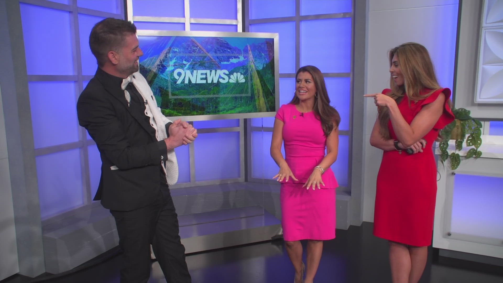 Wedding magician Will Mannz shows us a fun new way to make your wedding as memorable as possible.