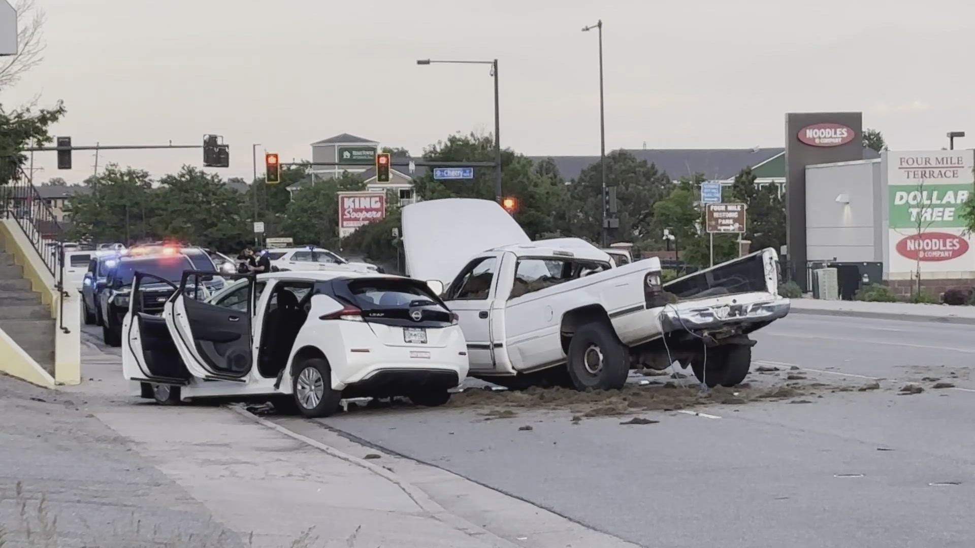 4 injured in crash involving suspect being pursued by Aurora Police ...