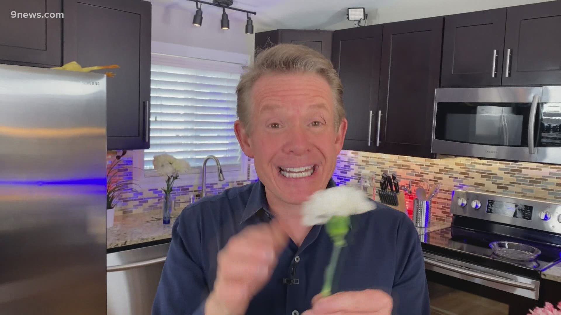 Steve Spangler is showing us one way to customize your flowers - with a little science.