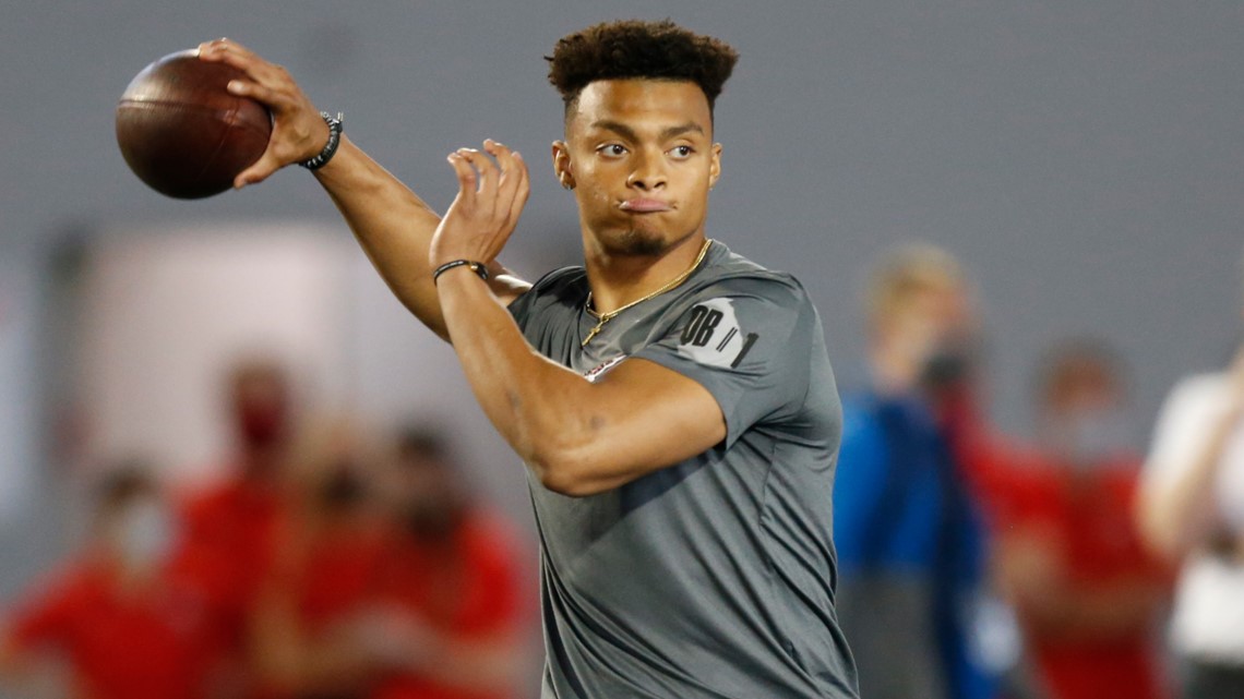 Mike Klis has Broncos selecting Justin Fields in latest mock draft - Mile  High Sports