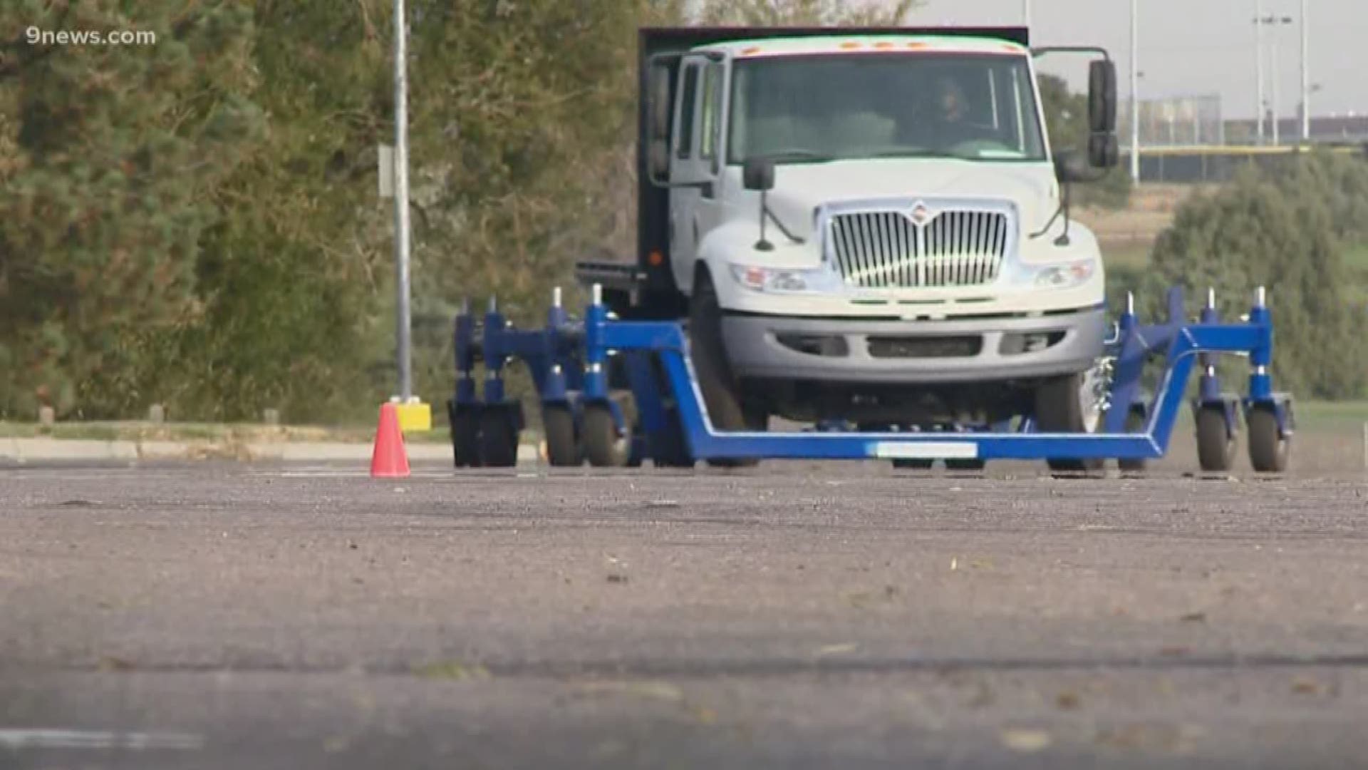 9NEWS' Matt Renoux took a lesson at the school teaching everyday drivers - and now semi-truck drivers.