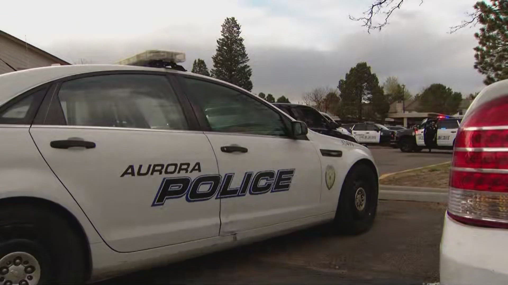 Aurora officer fatally shoots man who stabbed him, police say | 9news.com