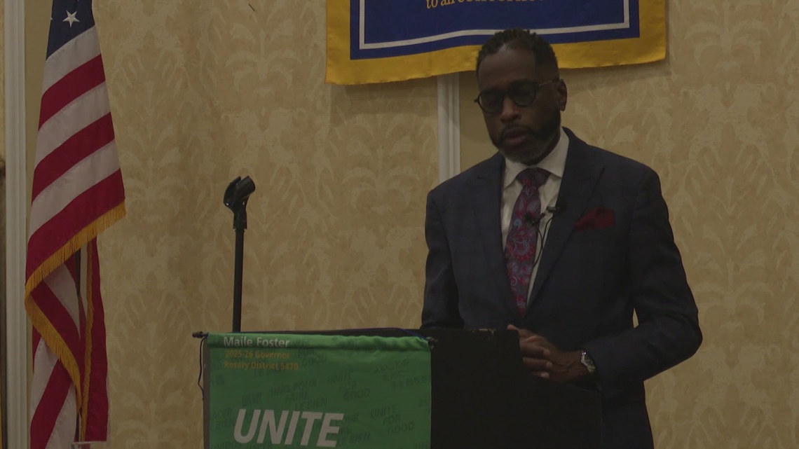 Colorado Springs teacher honors MLK by reenacting 'I have a dream' speech