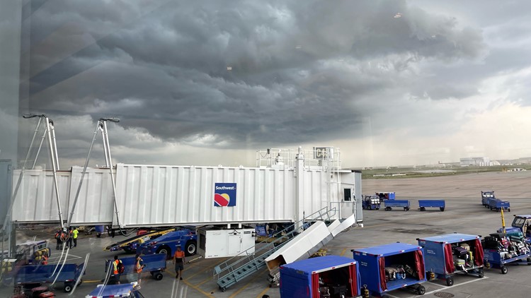Thunderstorms prompt ground stop at DIA
