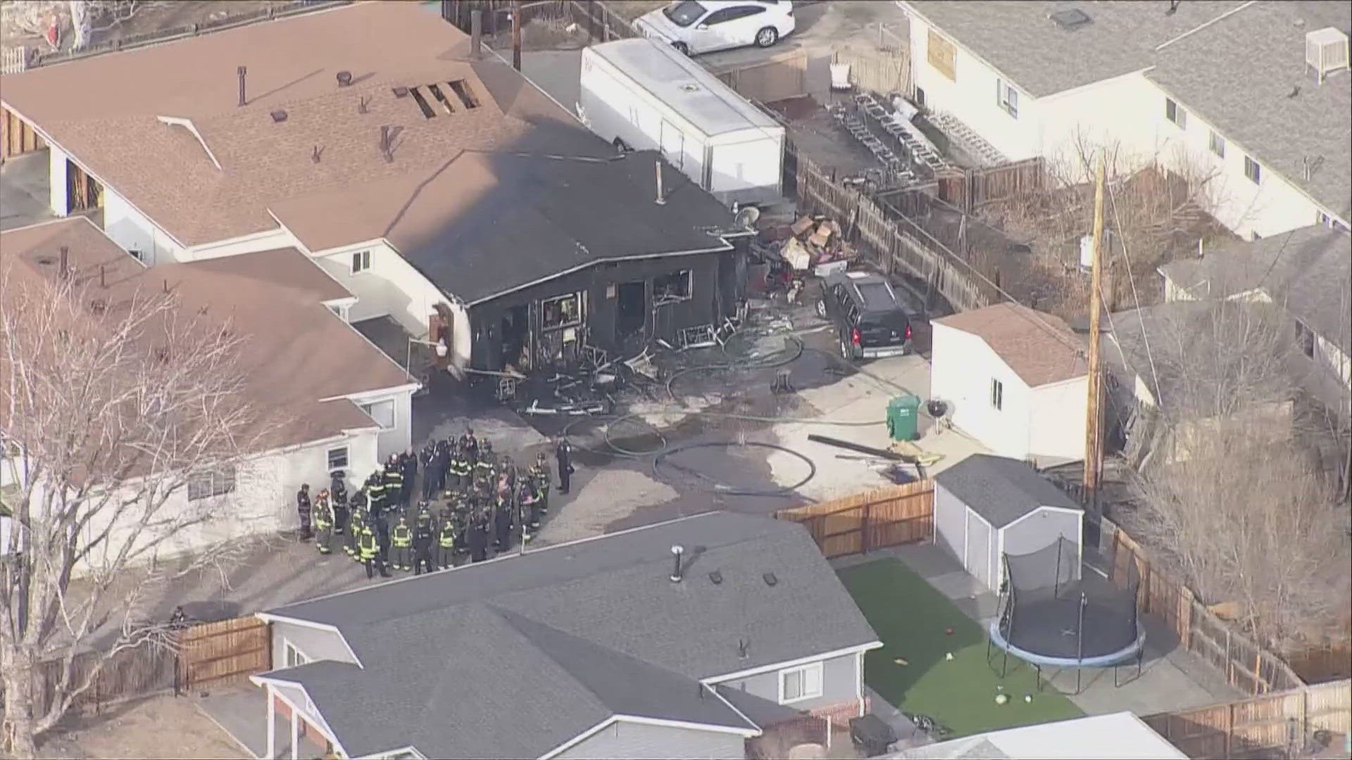 1 dead after house fire in Aurora | 9news.com