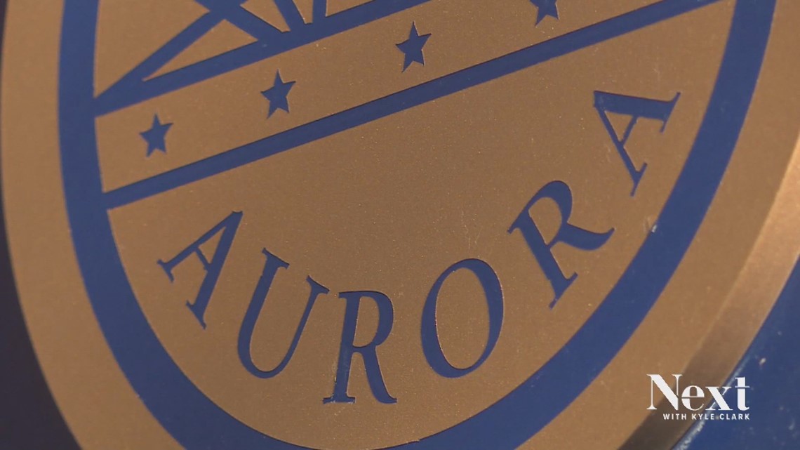 Anggota dewan Aurora dari Partai Republik menolak mandat topeng
