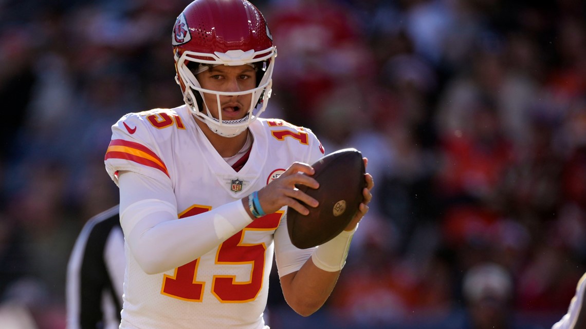 Mahomes, Chiefs outlast Broncos 34-28; Wilson concussed