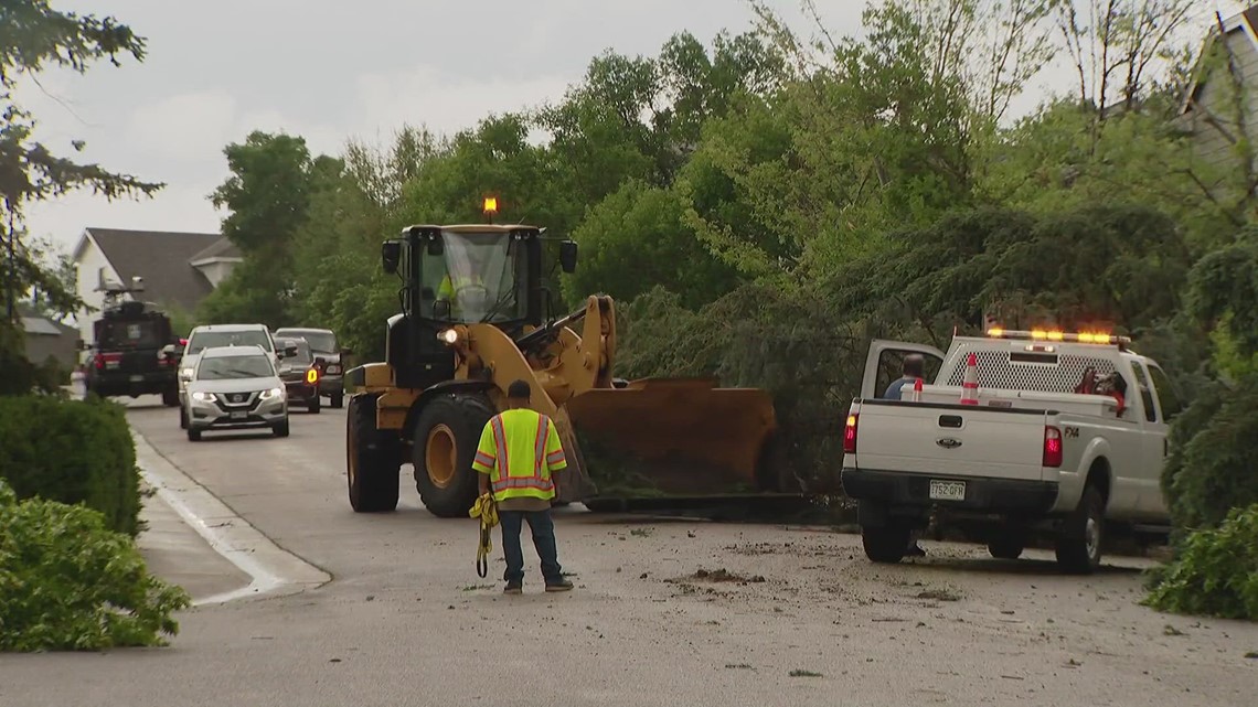 Neighbors help neighbors in cleaning up storm damage | 9news.com