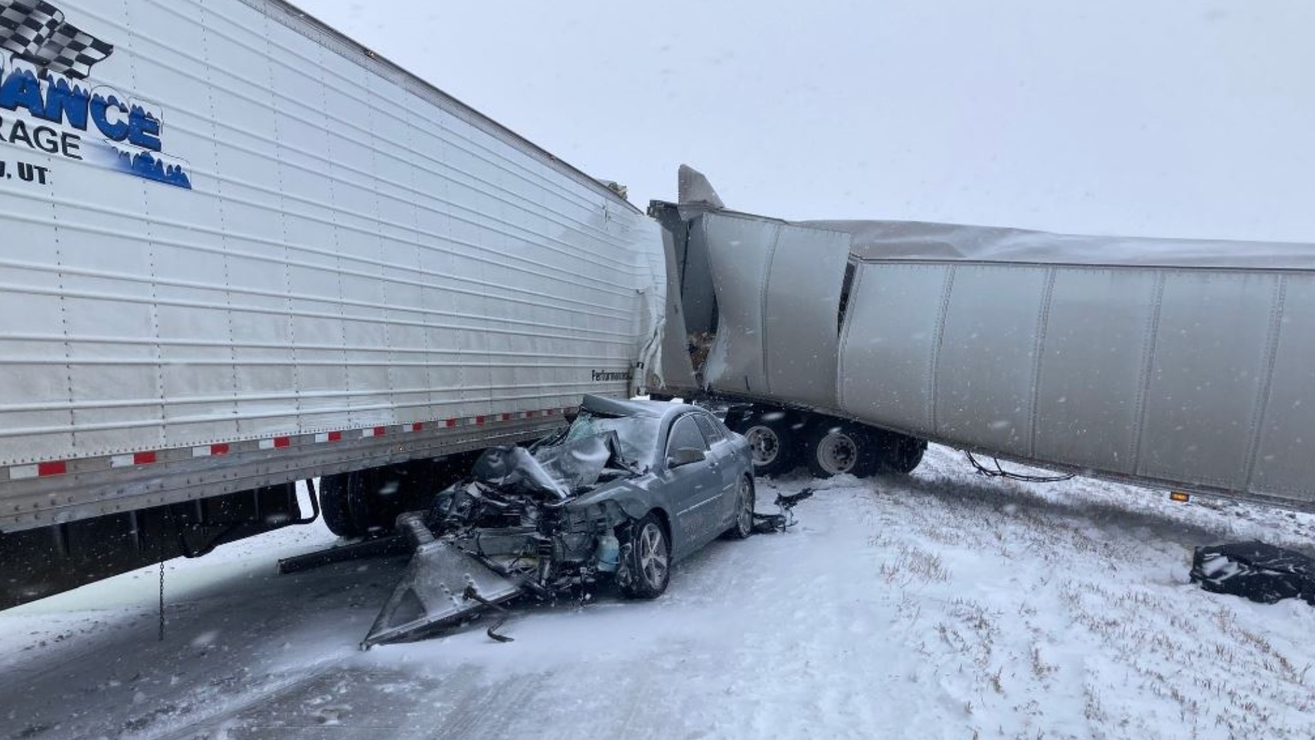 Crash shut down Interstate 70 in eastern Colorado to Kansas line ...