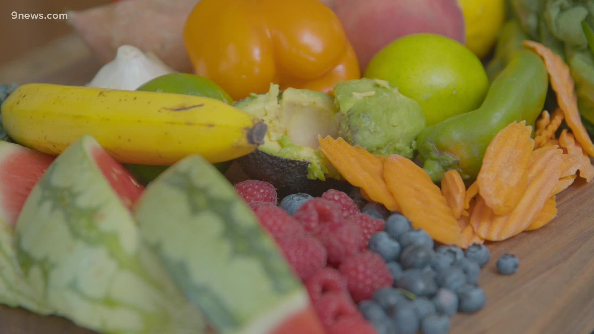 9NEWS nutrition expert Kristin Kirkpatrick shares some ways utilize wilted produce and avoid food waste.