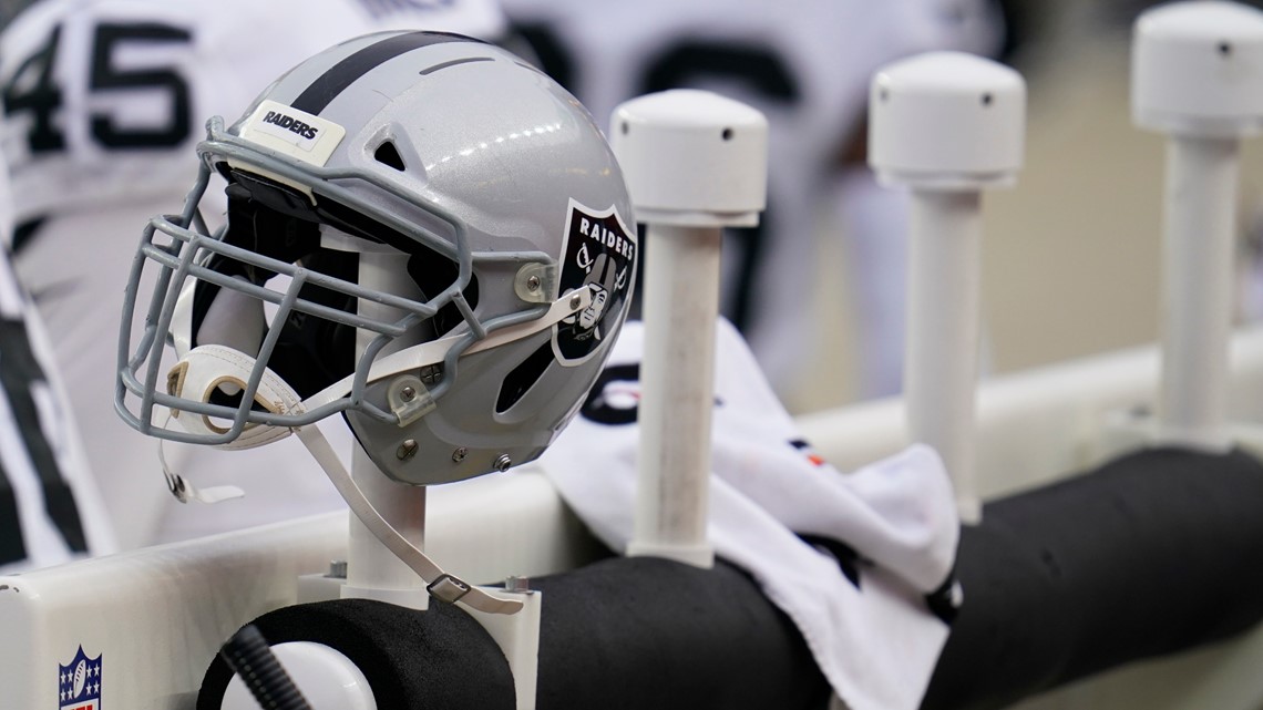 Denver Broncos offensive tackle Mike McGlinchey (69) lines up against the  Las Vegas Raiders during an NFL football game Sunday, Sept. 10, 2023, in  Denver. (AP Photo/Jack Dempsey Stock Photo - Alamy