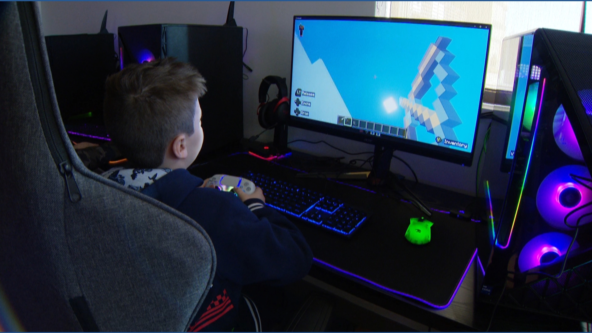 Aurora opens two new eSports hubs at recreation centers | 9news.com
