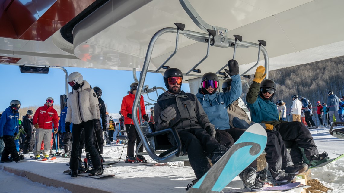 ¿Quieres aprender a esquiar o hacer snowboard en Colorado?