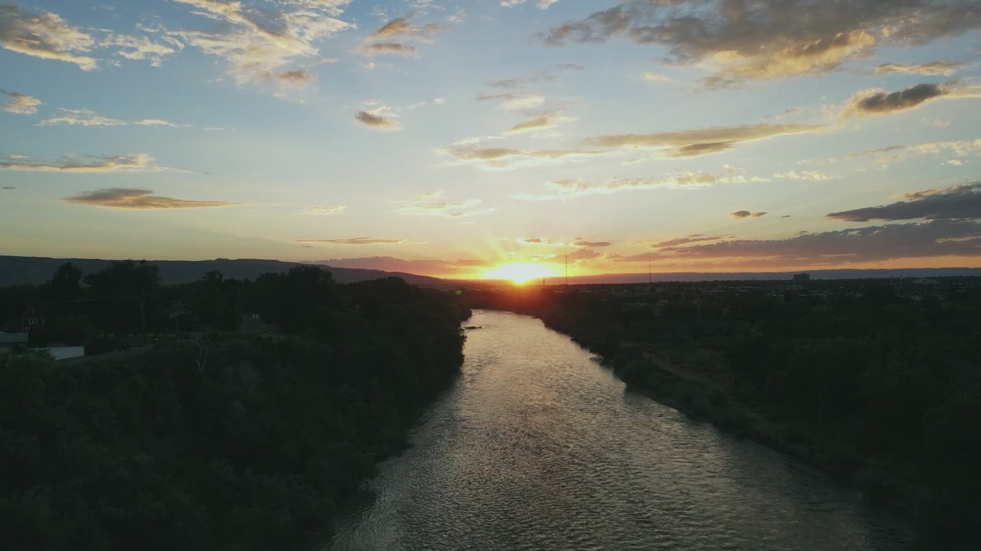 In July, Jeff Zelenka found an Olympus 100 camera in the Colorado River, he had very little hope of finding its owners – but social media saved the day.