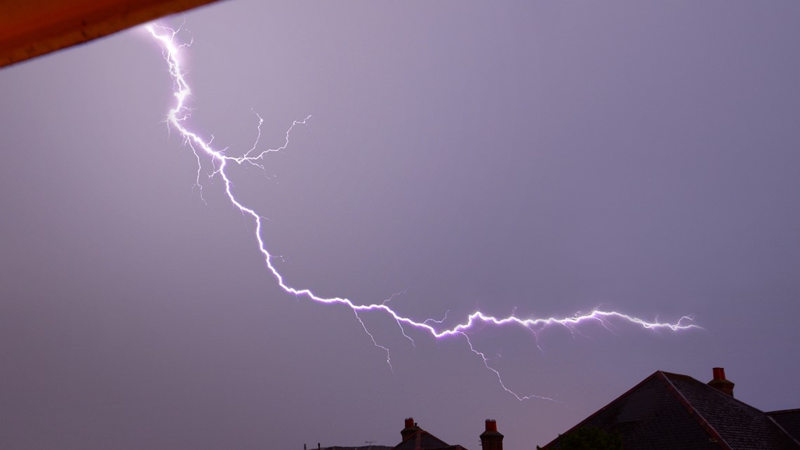 Hundreds of bolts of thundersnow spotted during Colorado blizzard |  