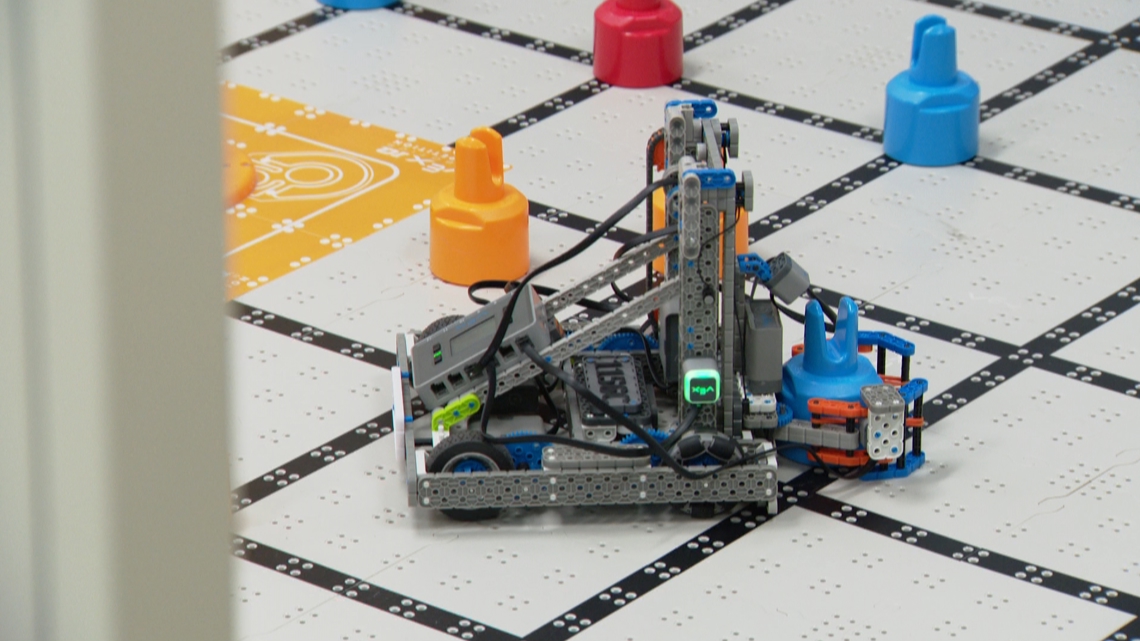 Denver elementary school uses robotics to build future problem-solvers