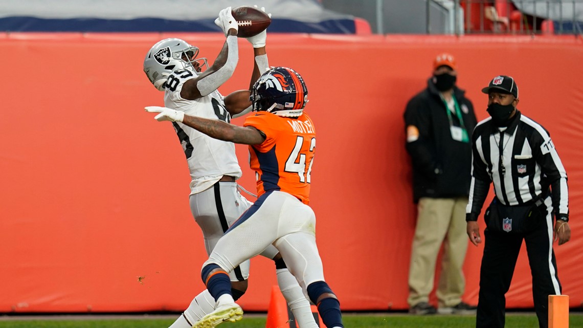 Oakland Raiders wide receiver Jordy Nelson (82) runs against the Denver  Broncos during the first half of an NFL football game, Sunday, Sept. 16,  2018, in Denver. (AP Photo/Jack Dempsey Stock Photo - Alamy