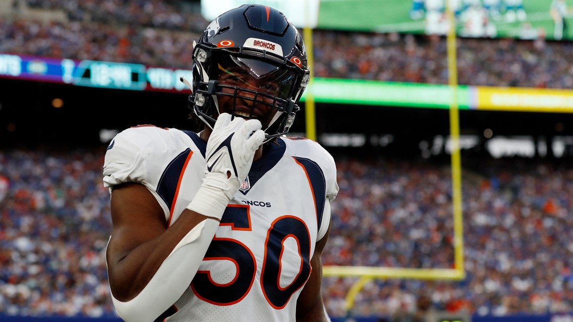 Denver Broncos linebacker Jonas Griffith (50) against the Los Angeles  Chargers in an NFL football game, Monday, Oct. 17, 2022, in Inglewood,  Calif. Chargers won 19-16. (AP Photo/Jeff Lewis Stock Photo - Alamy