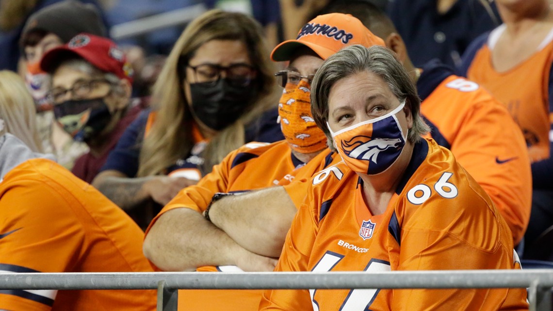 Broncos sangat menganjurkan penggunaan masker di area indoor stadion