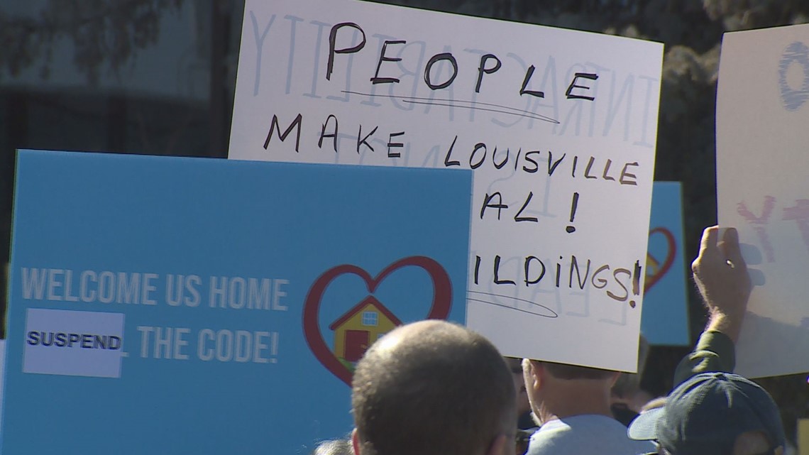 Marshall Fire victims rally over Louisville building requirements - Vimarsana News