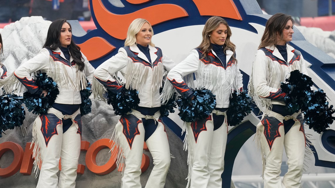 The Denver Broncos cheerleaders during the second half of an NFL football  game against the Kansas City Chiefs, Thursday, Oct. 17, 2019, in Denver.  (AP Photo/David Zalubowski Stock Photo - Alamy