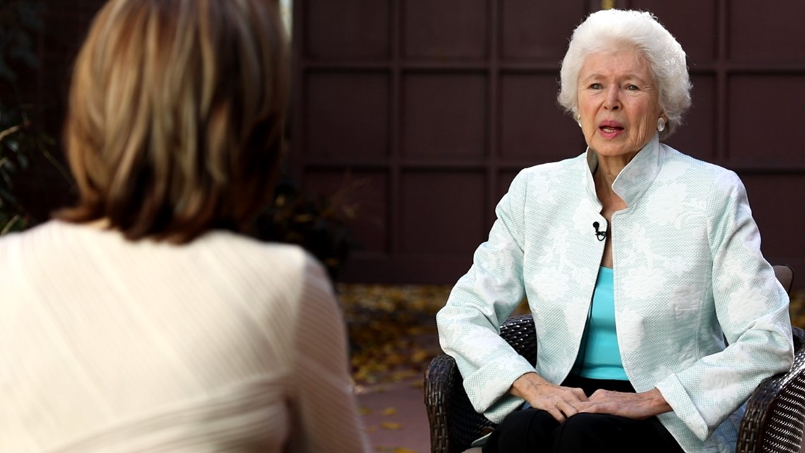 Miss America 1958 auctions her crown to help Colorado teachers - Vimarsana News