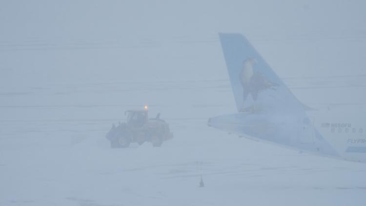 Hundreds of flights canceled, delayed at DIA amid winter storm sweeping ...
