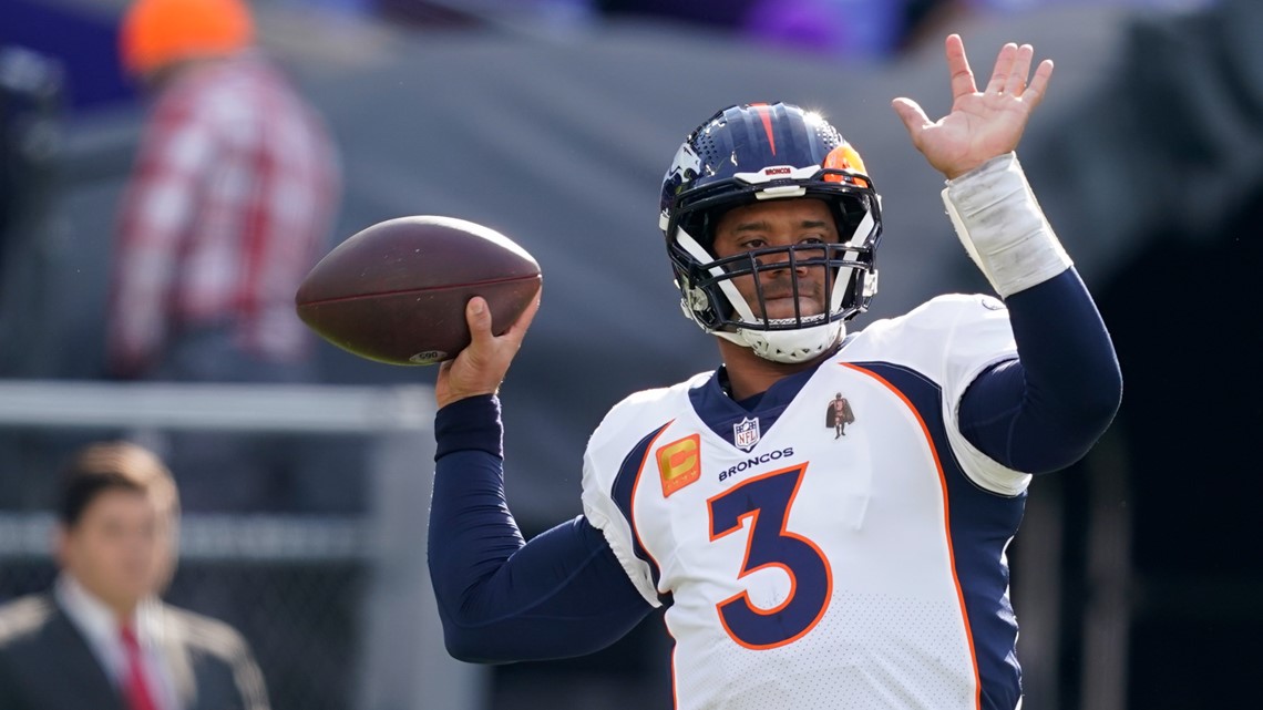 Jason Elam celebrates his second-quarter field goal – Denver