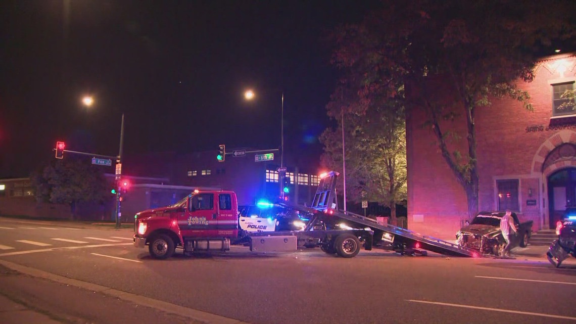 Aurora police arrest driver after pursuit into Denver | 9news.com