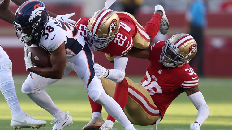 San Francisco, California, USA. 7th Aug, 1991. San Francisco 49ers vs. Denver  Broncos at Candlestick Park Wednesday, August 7, 1991. 49ers beat Broncos  24-6 in preseason game. 49er tight end Jamie Williams