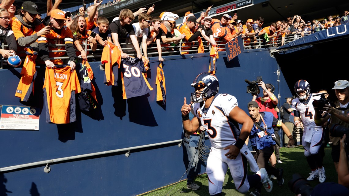 Broncos' Russell Wilson showered with boos in return vs. Seahawks