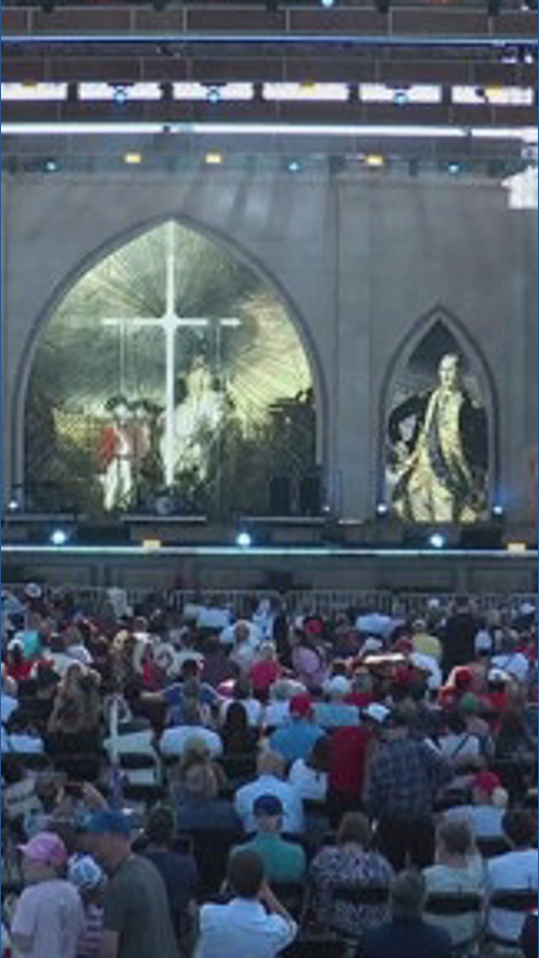 Thousands at National Mall in Washington for an America-themed prayer ...