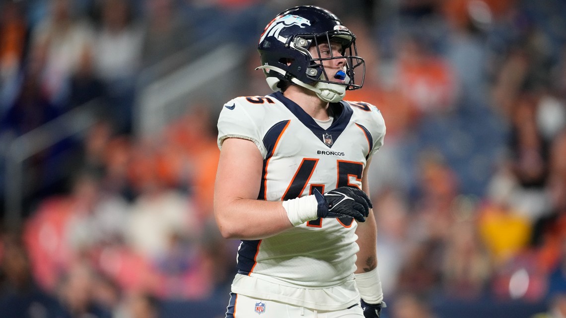 Denver Broncos Rookie TE Nate Adkins Gives Albert Okwuegbunam