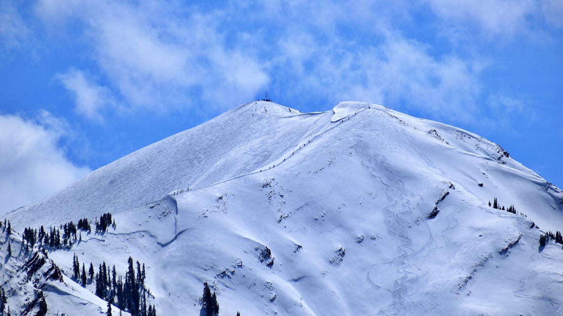 Snowboarder meninggal setelah menabrak pohon di area ski Dataran Tinggi Aspen