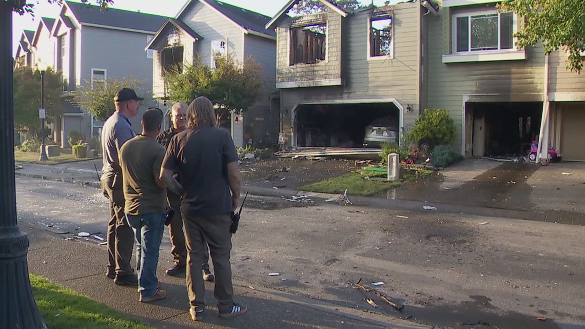 Three killed after plane crashes into Oregon townhomes | 9news.com