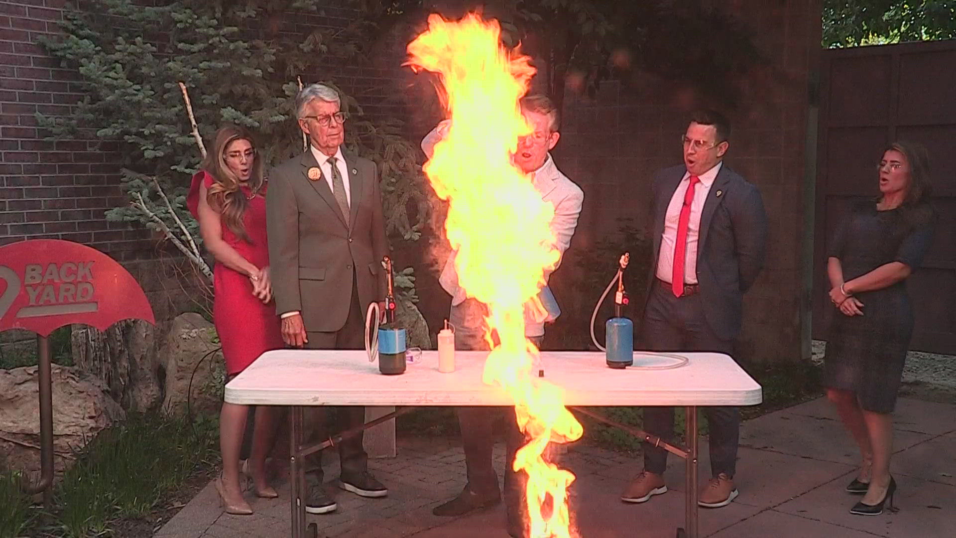 9NEWS Science Guy, Steve Spangler, explains the science of combustion.