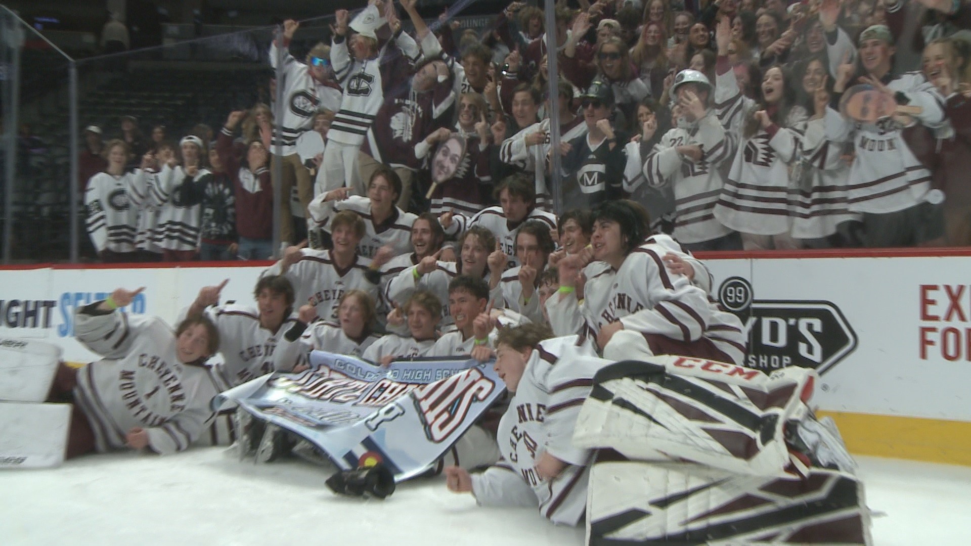The Red-Tailed Hawks won the Class 4A hockey championship for the first time since 2004 on Tuesday night.