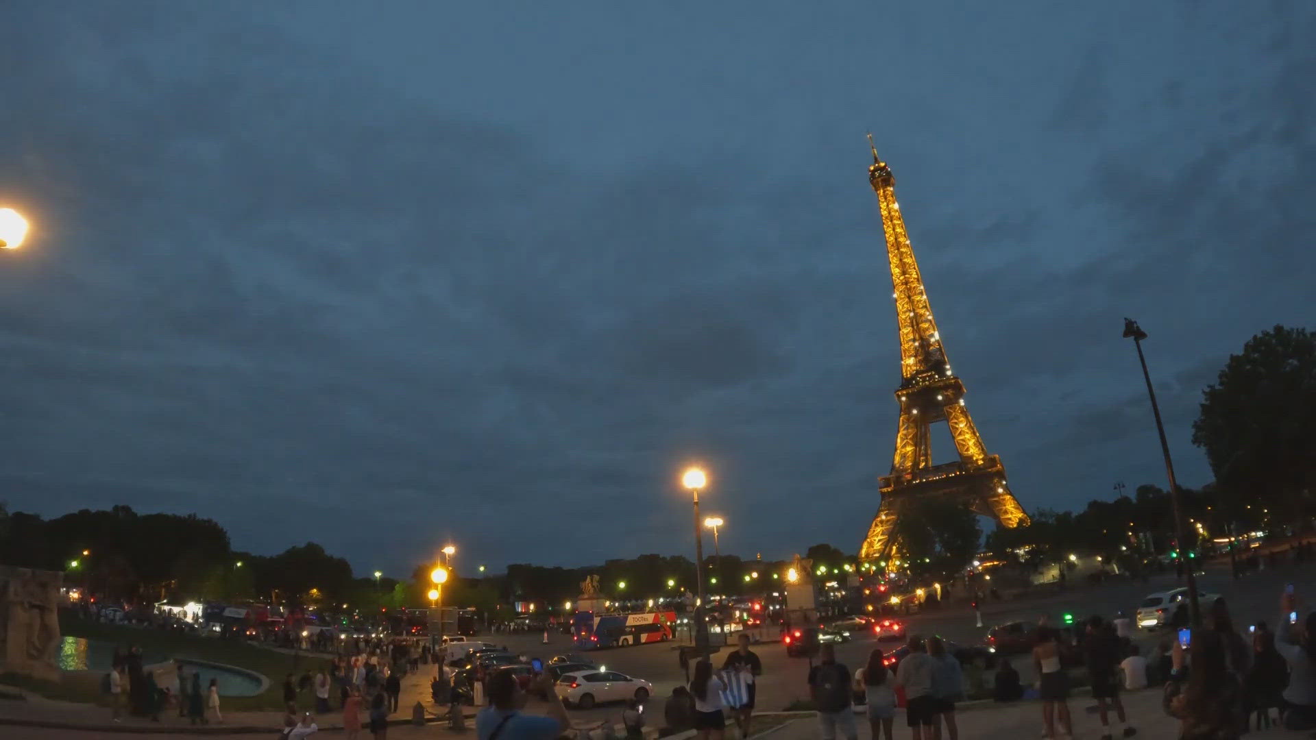 One of the most well know landmarks in Paris is even more impressive to see at night.