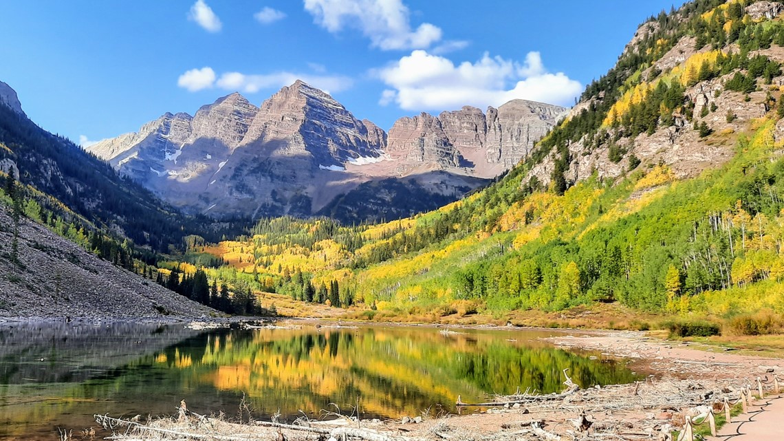 Maroon Bells Autumn Aspen Treeslake Reflectionsaspen Colorado Stock Photo -  Download Image Now - iStock