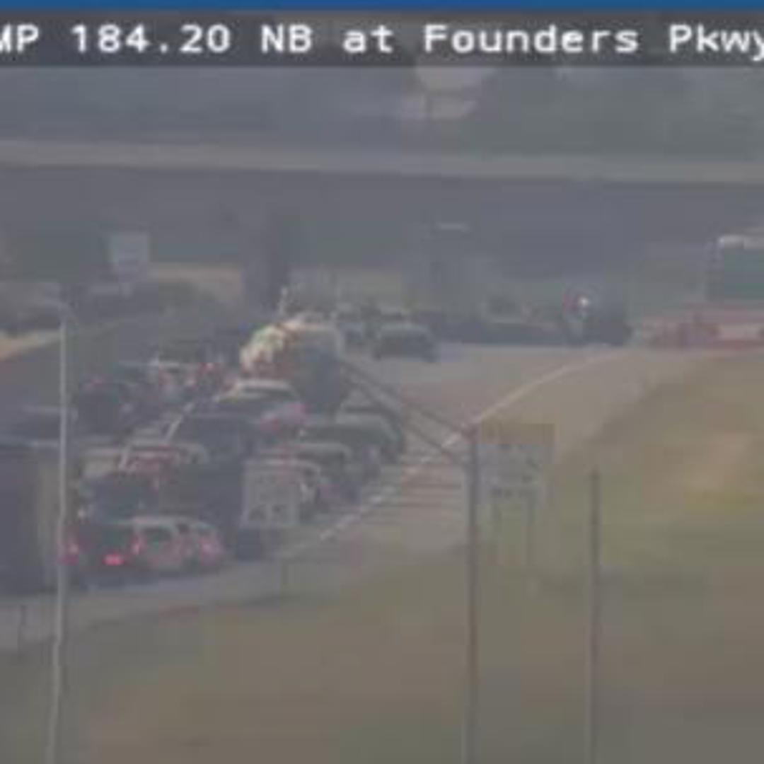 Southbound I-25 closed in Castle Rock after crash | 9news.com